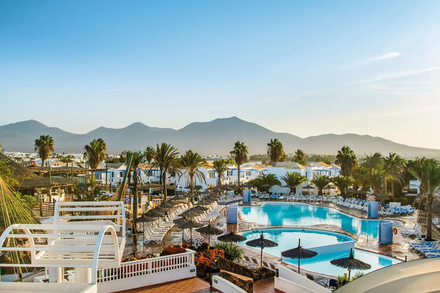 HL Paradise Island OUTDOOR_POOL
