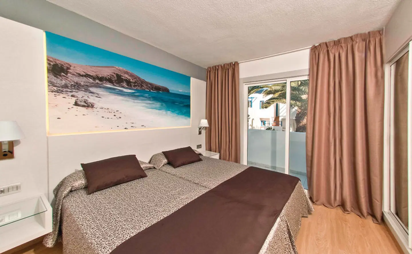 HL Paradise Island ROOM_EXAMPLE