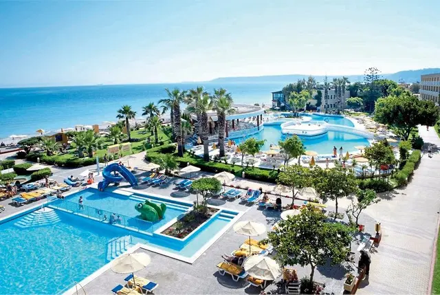 Sunshine Rhodes OUTDOOR_POOL