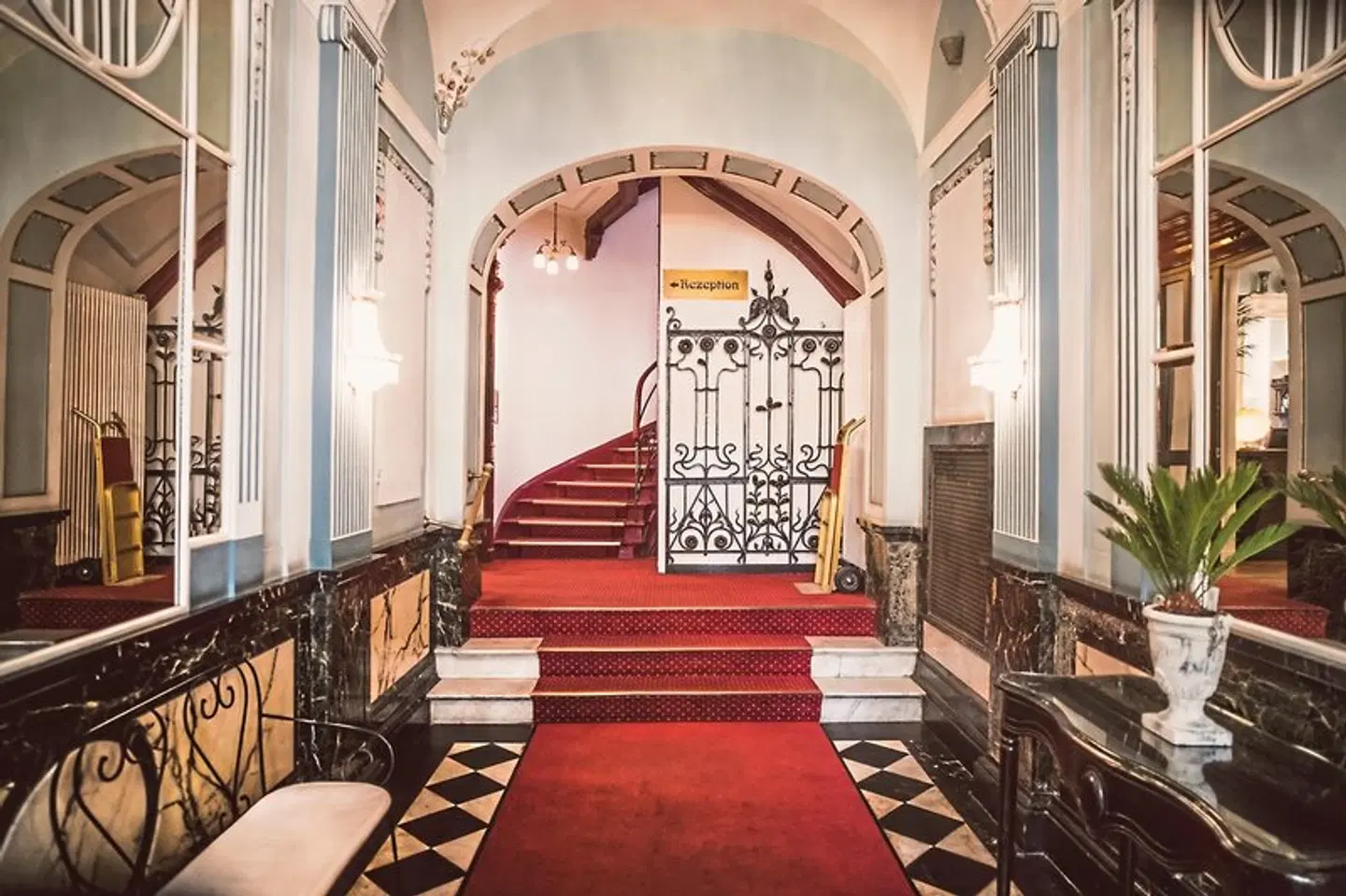 HENRI Hotel Berlin Kurfürstendamm LOUNGE_LOBBY