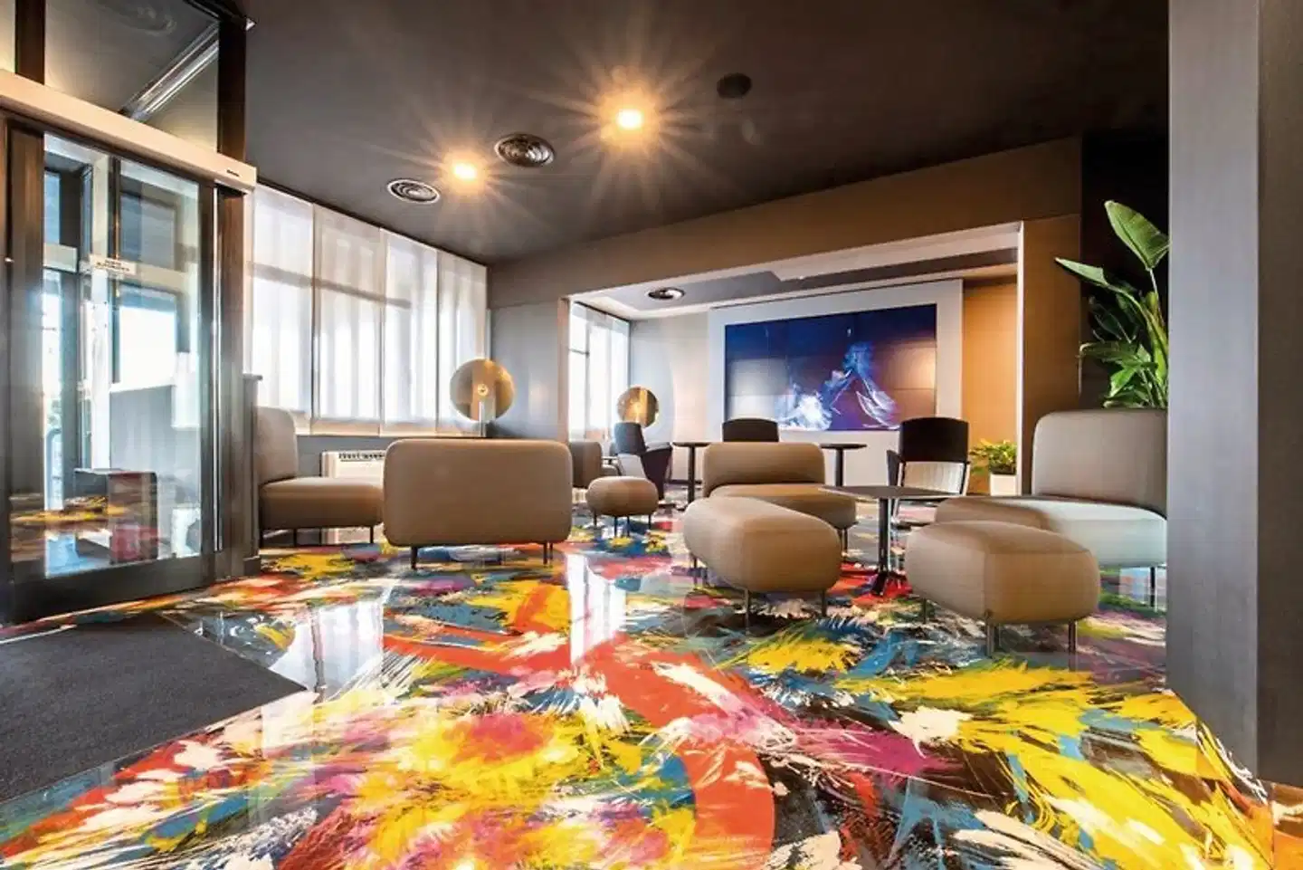 Muraless Art Hotel Restaurant