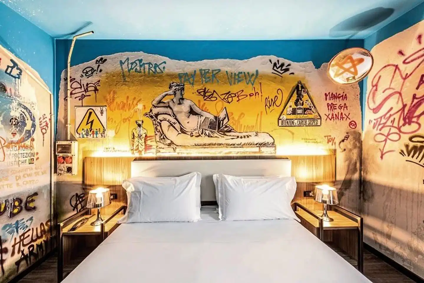 Muraless Art Hotel Lobby