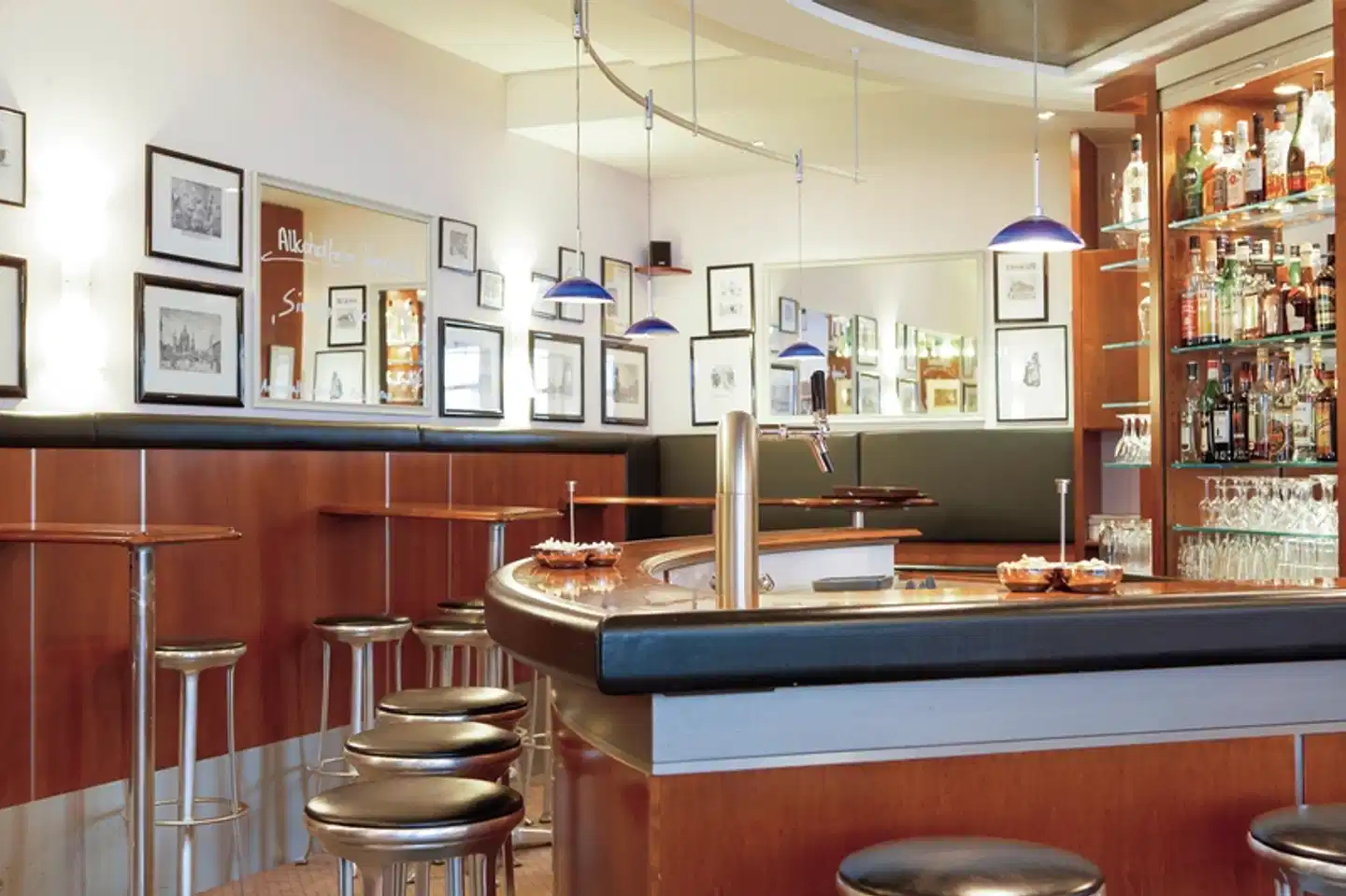 IntercityHotel Berlin Ostbahnhof Bar