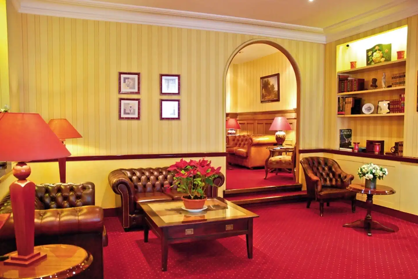 Hotel du Pré Lobby
