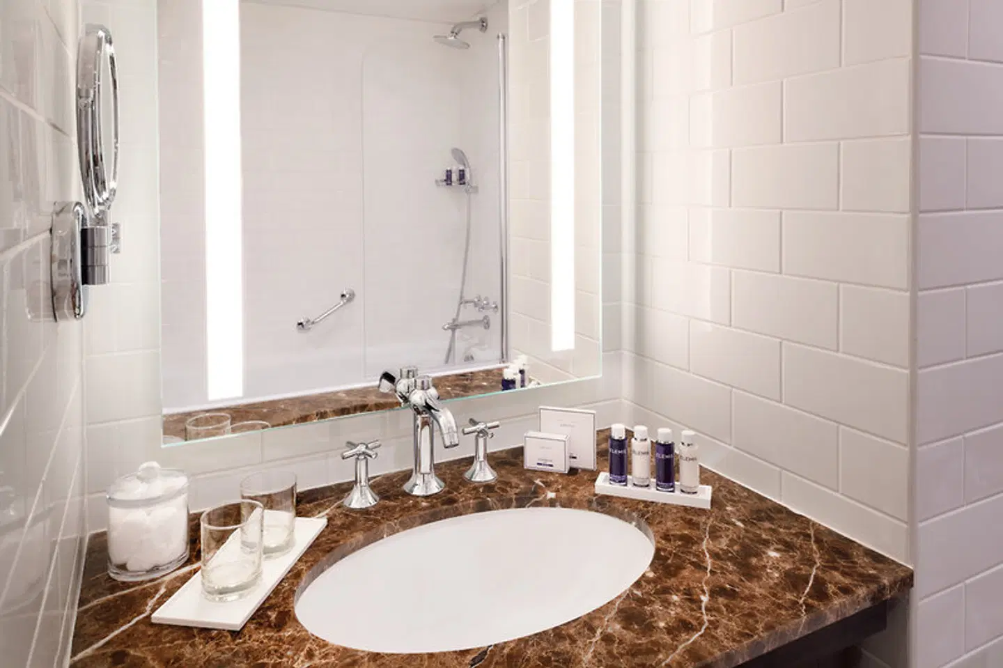 Columbus Hotel Monte-Carlo, Curio Collection by Hilton Badezimmer