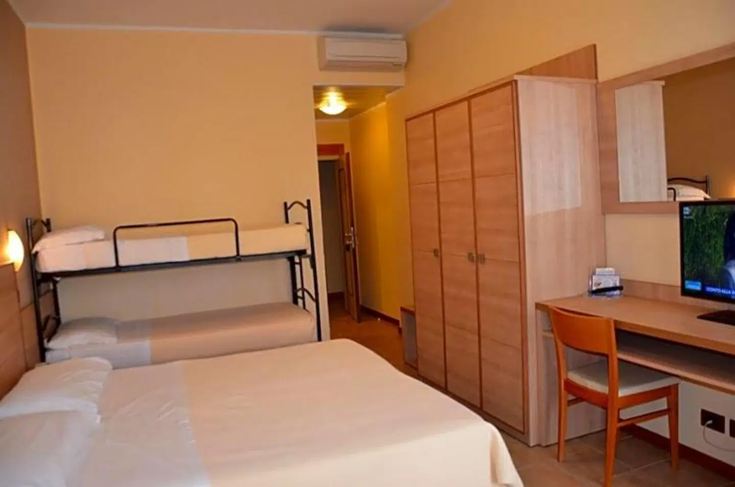 Mirage ROOM_EXAMPLE