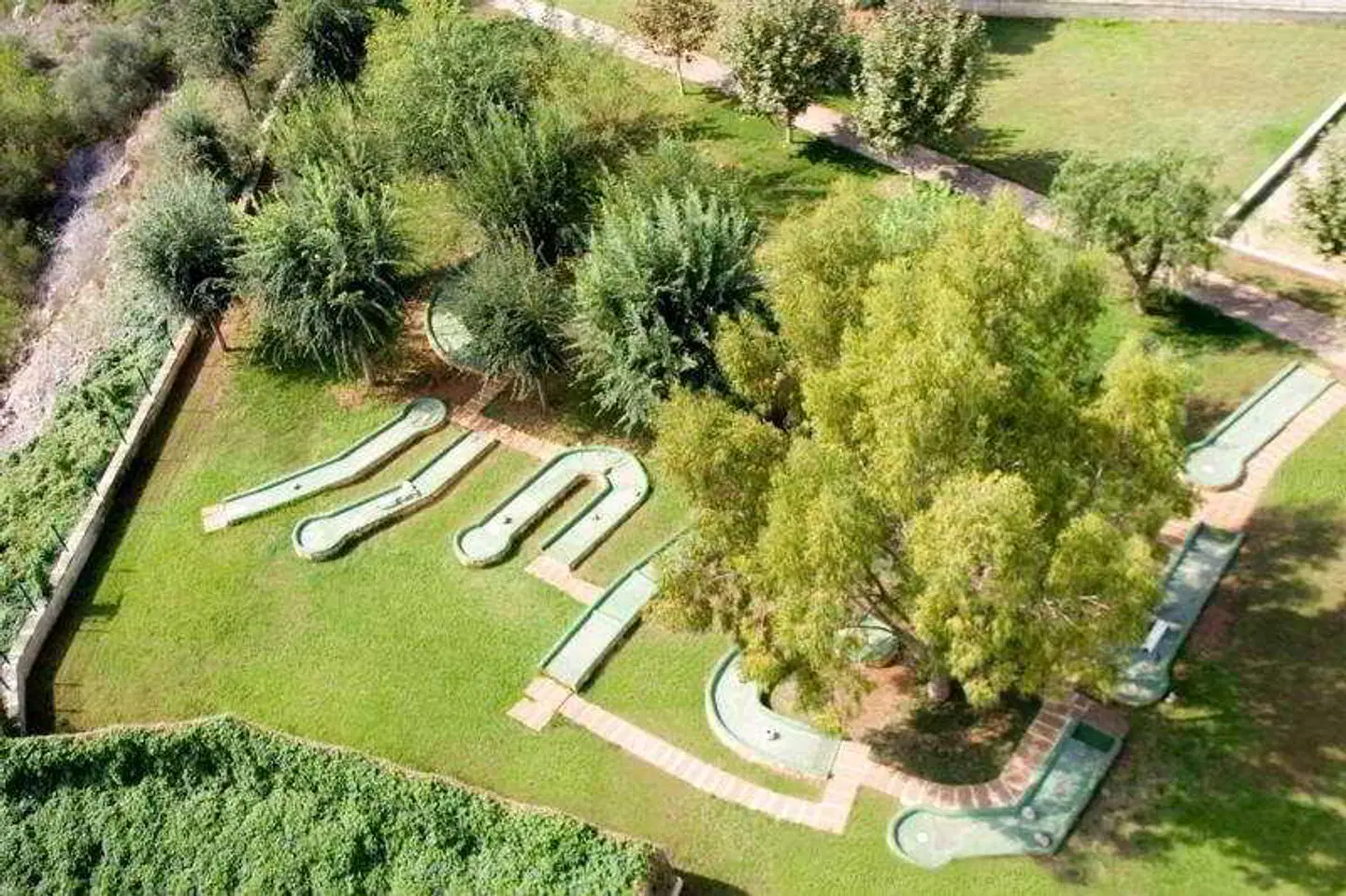 HSM Canarios Park Garten