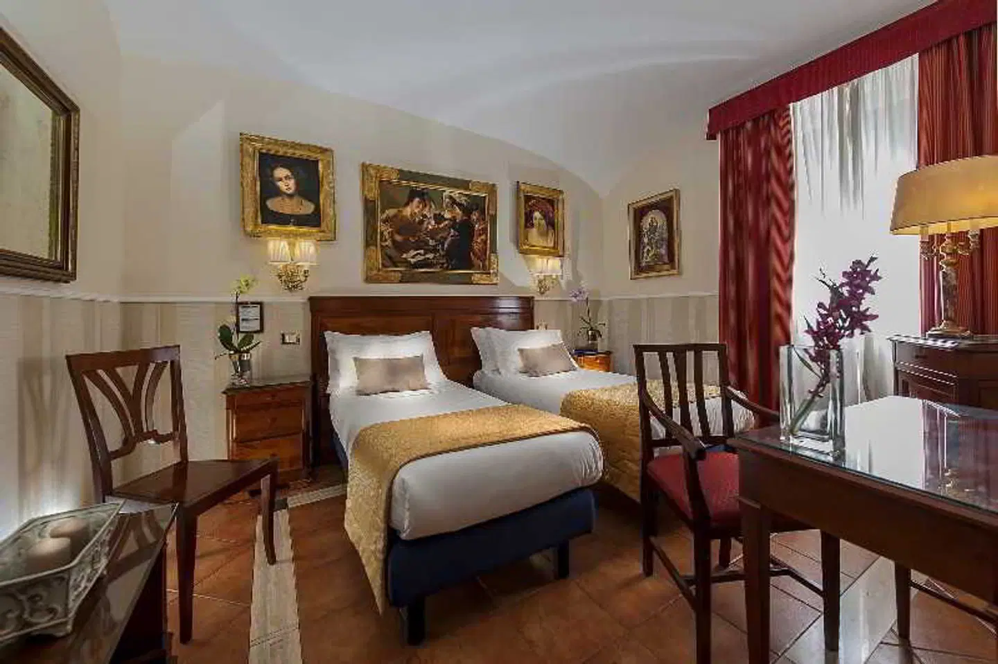 Hotel Des Artistes ROOM_EXAMPLE