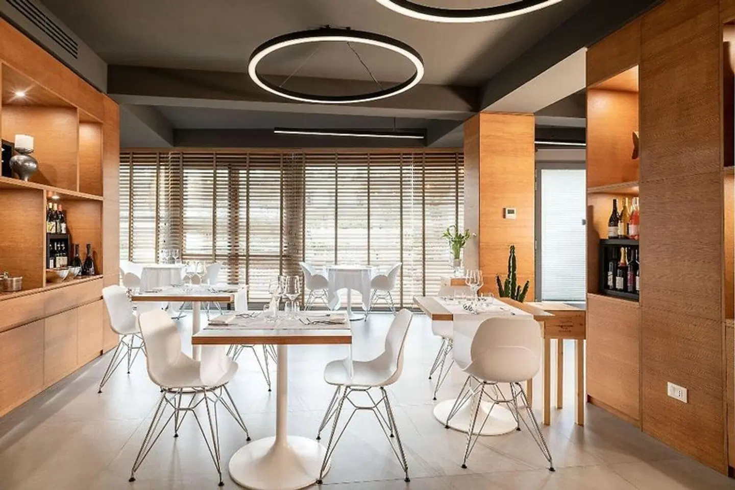 Palace Lido Hotel & Suites Bar