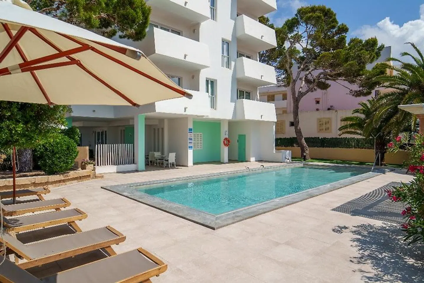 Andreas OUTDOOR_POOL