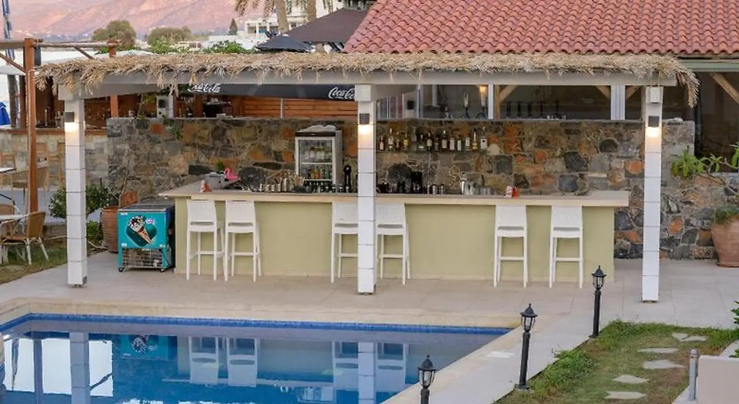 Palm Beach Hotel EXTERIOR