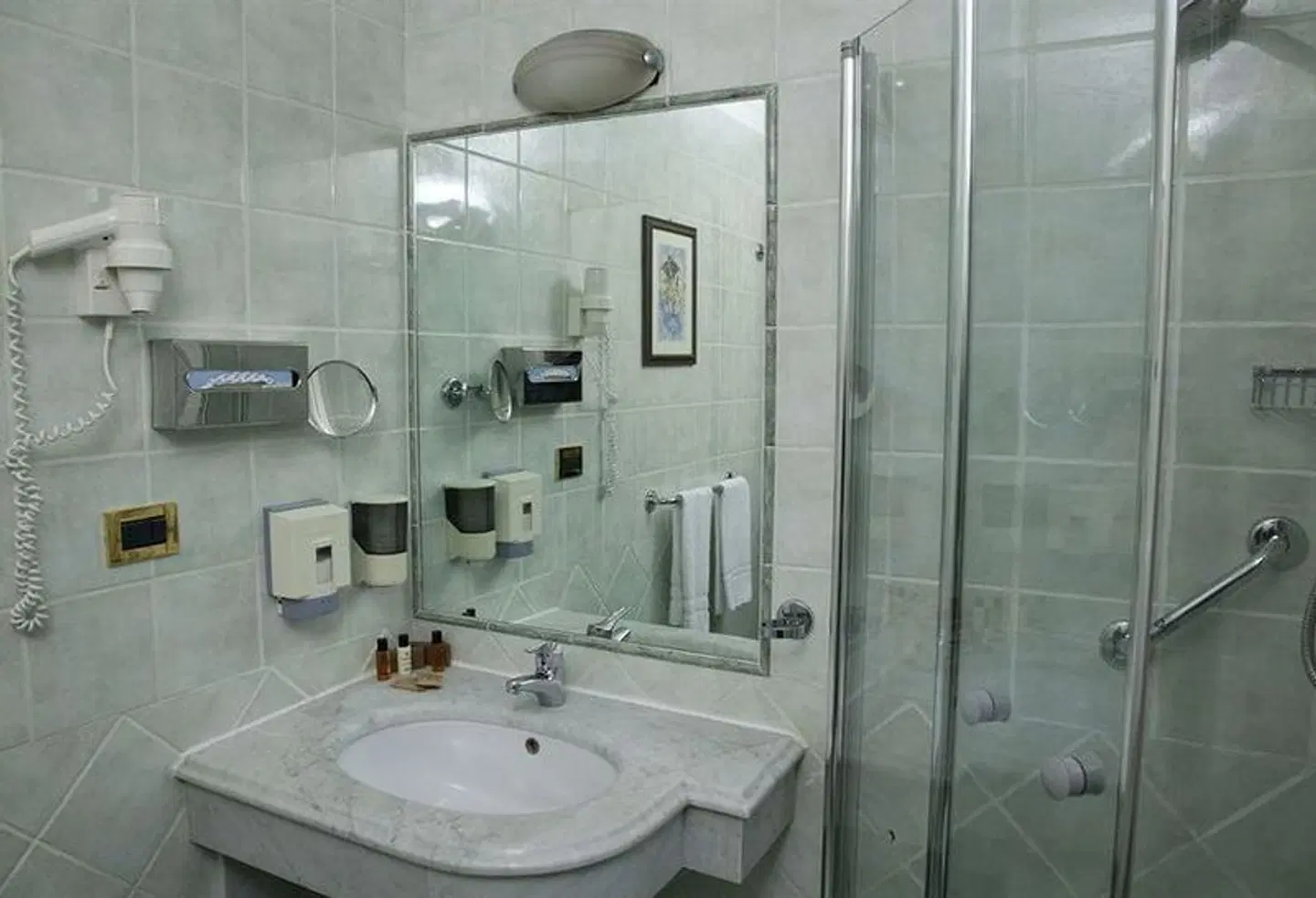 Gambrinus Hotel Badezimmer
