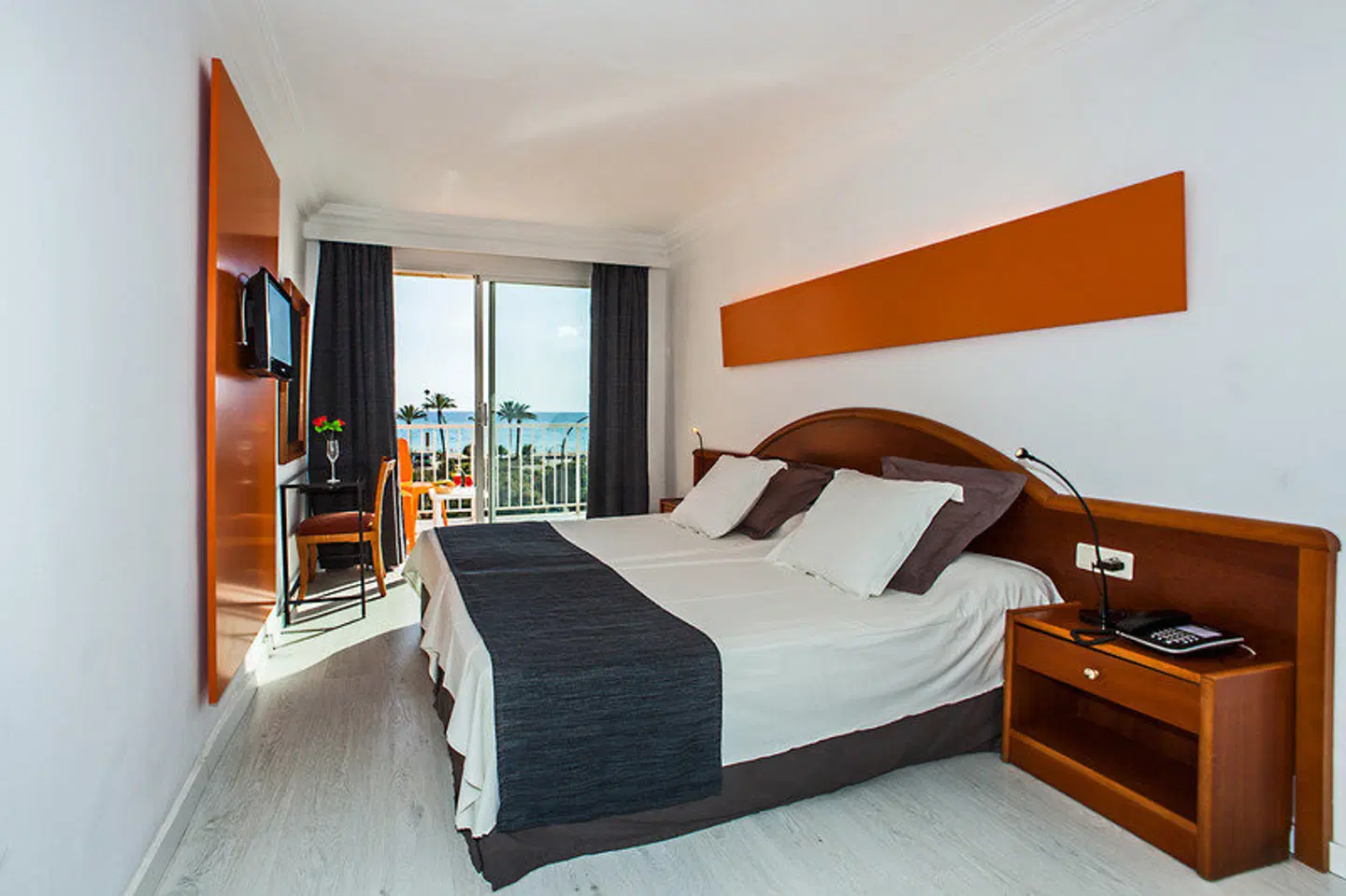 Sant Jordi ROOM_EXAMPLE