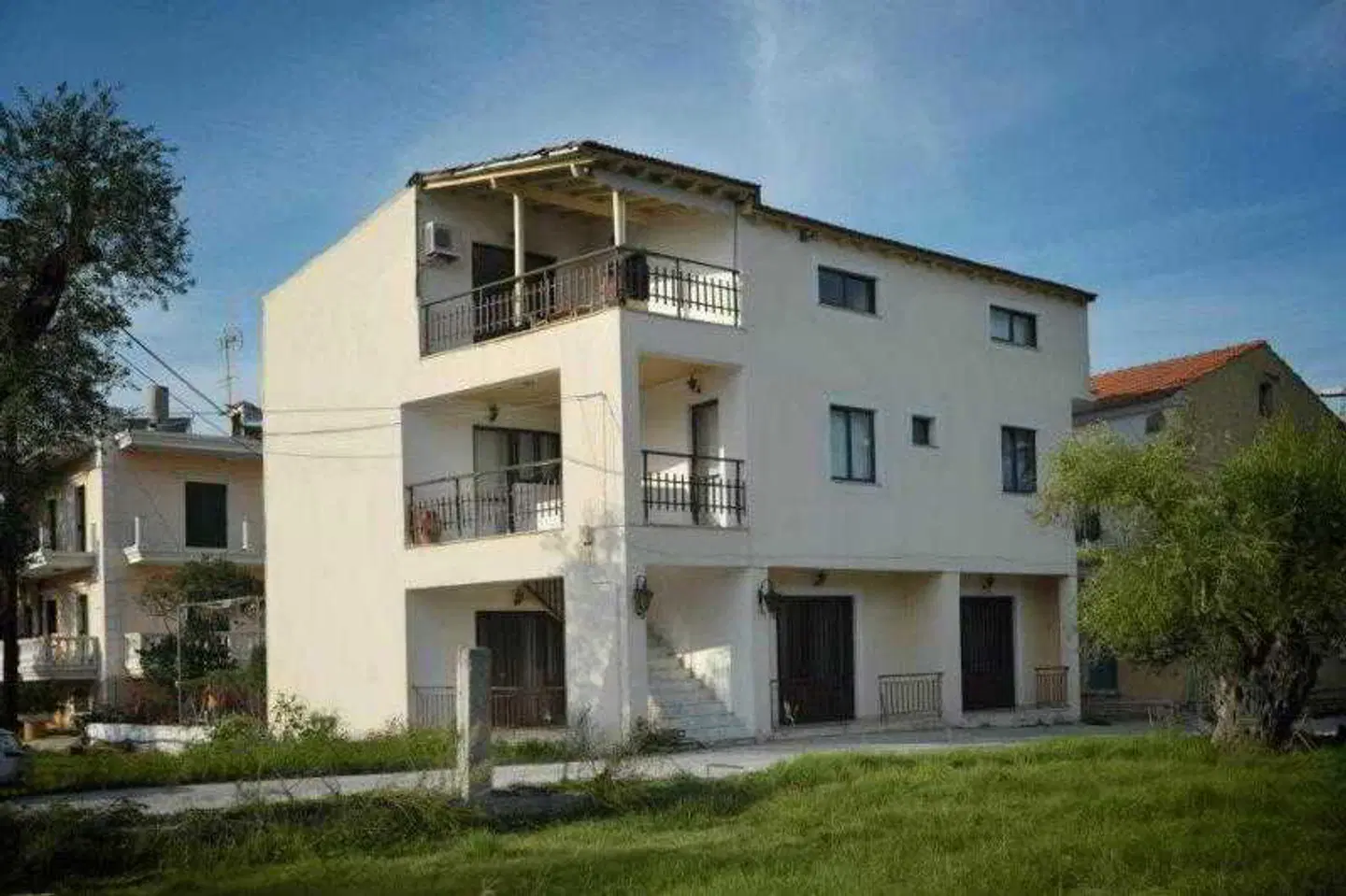 Finata Studios EXTERIOR