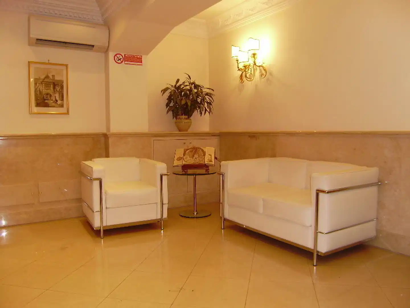 Hotel Galileo Lobby