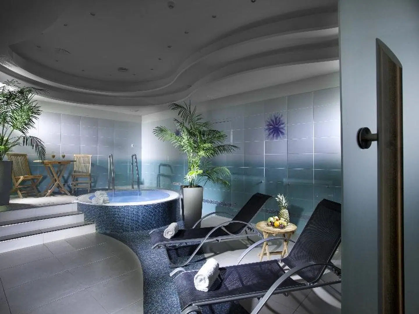 Paris Prague SPORTS_AND_LEISURE