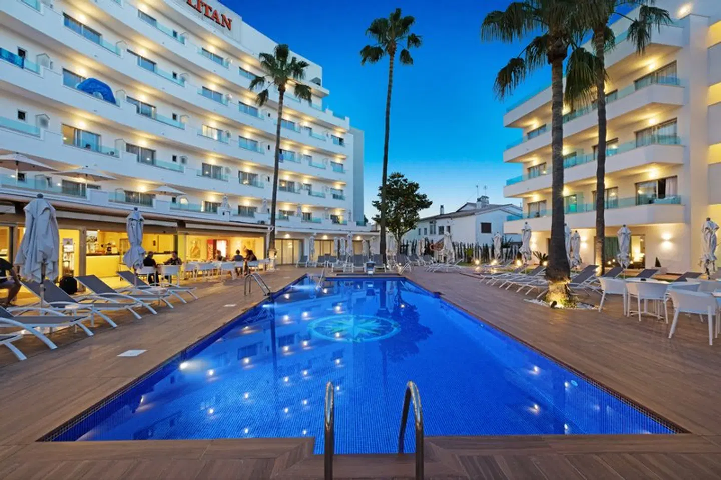 Metropolitan Playa OUTDOOR_POOL