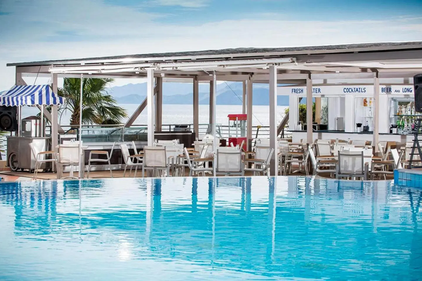 Blue Marine Resort & Spa Hotel Bar
