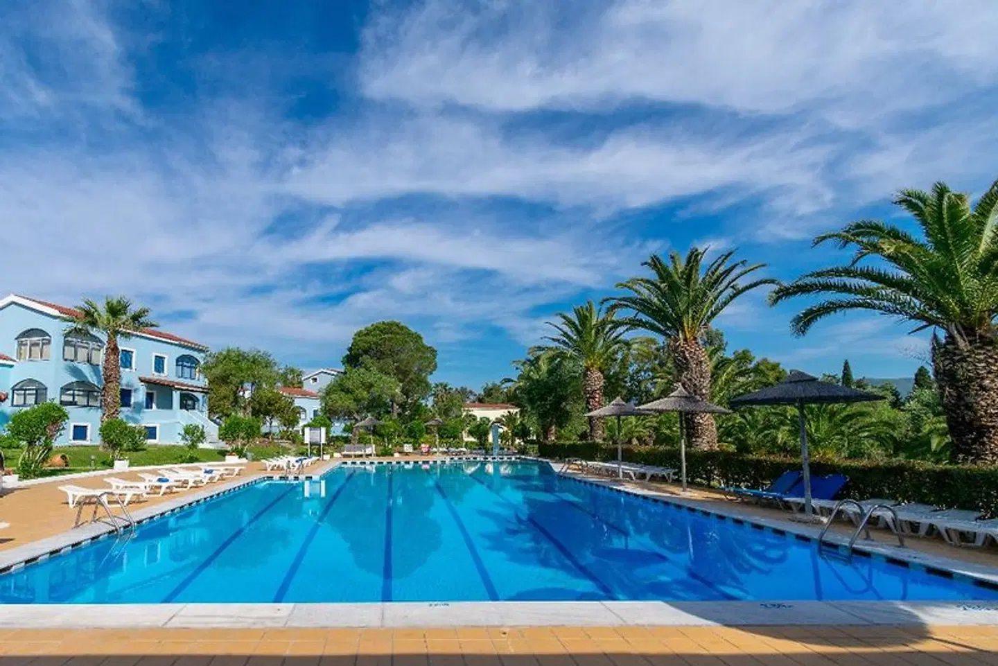 Govino Bay OUTDOOR_POOL