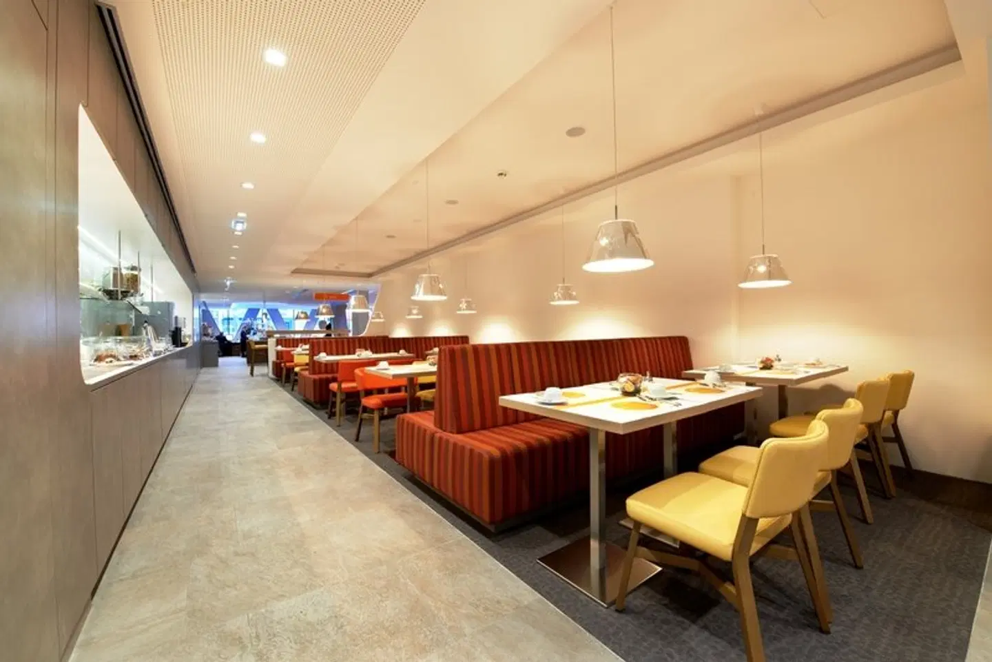 Simm's LOUNGE_LOBBY