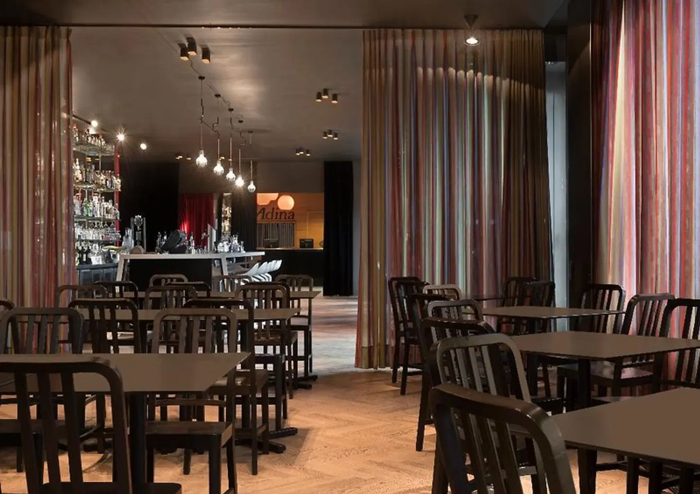 Adina Apartment Hotel Berlin Hackescher Markt Bar