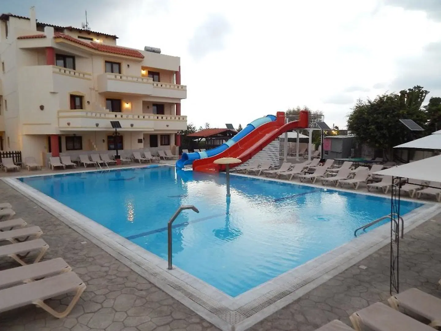 St Constantin OUTDOOR_POOL