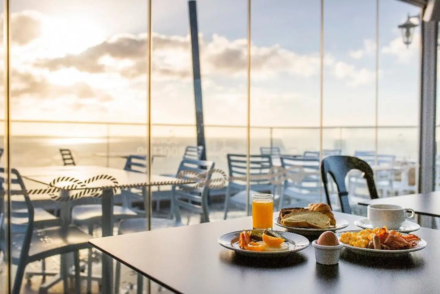 Carvi Beach Hotel Restaurant