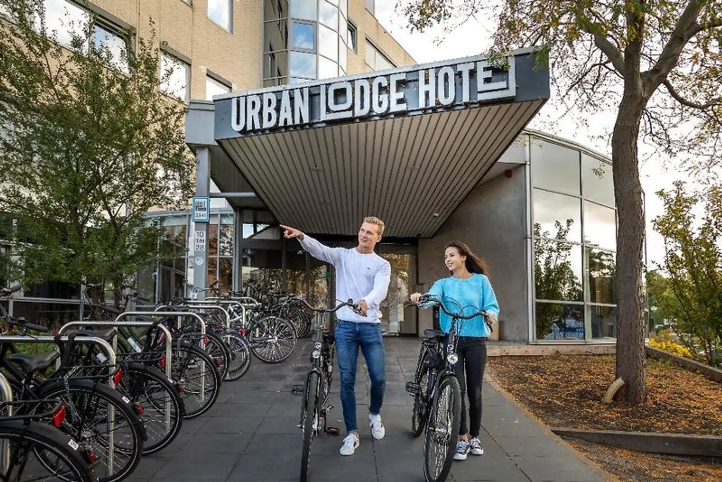 Urban Lodge Hotel PEOPLE