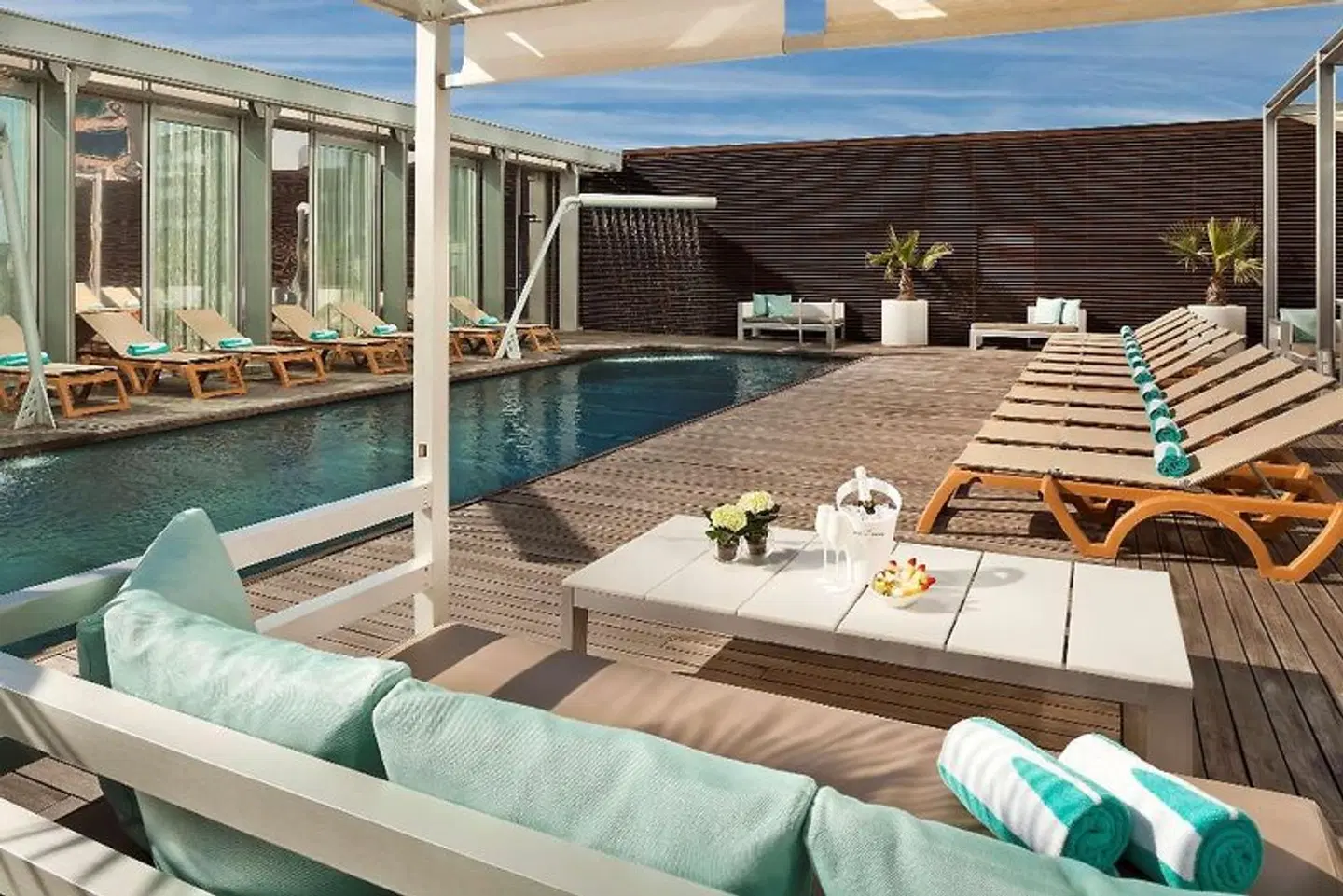 Meliá Barcelona Sky Hallenbad