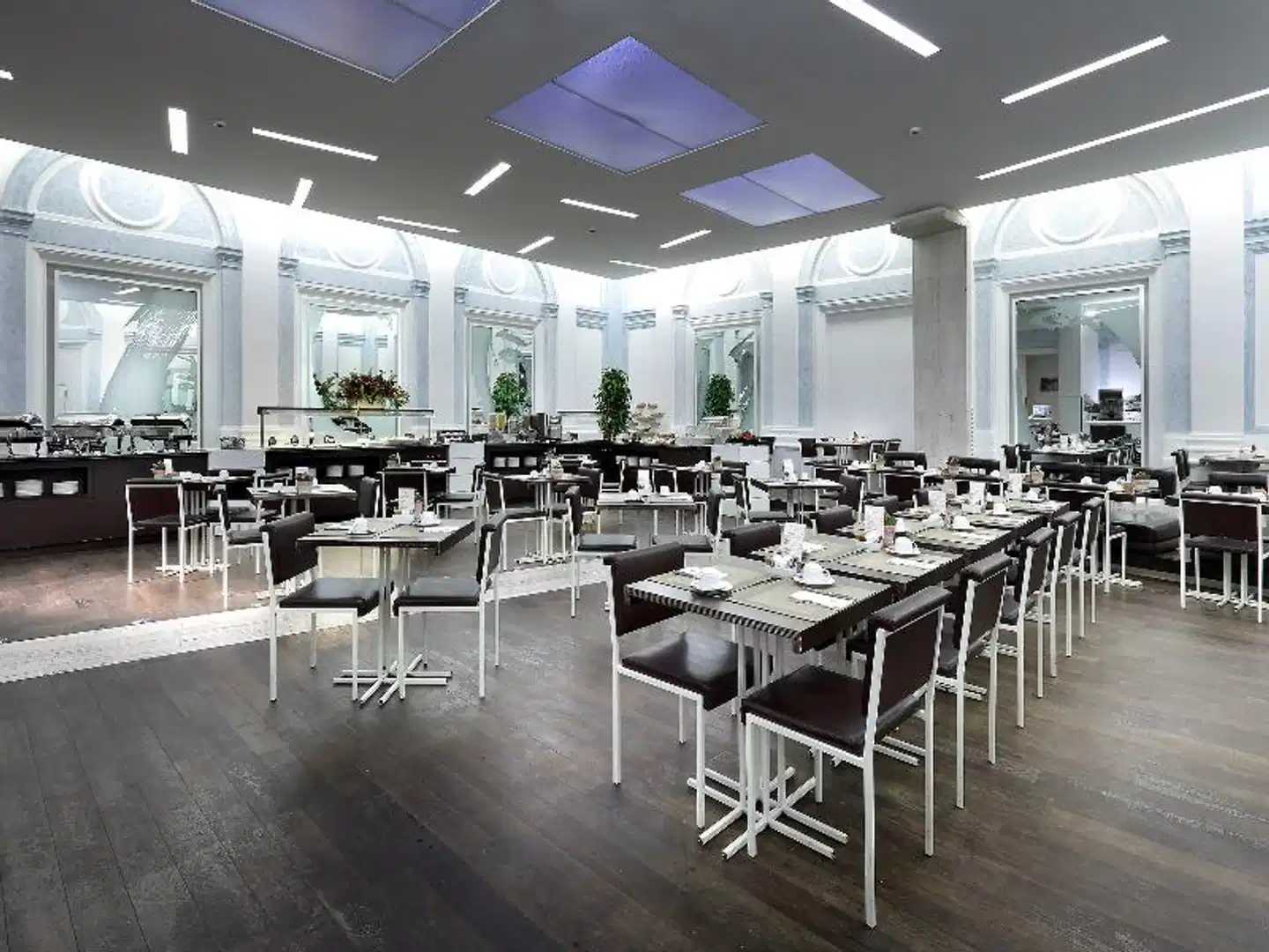 EXE International Palace Bar