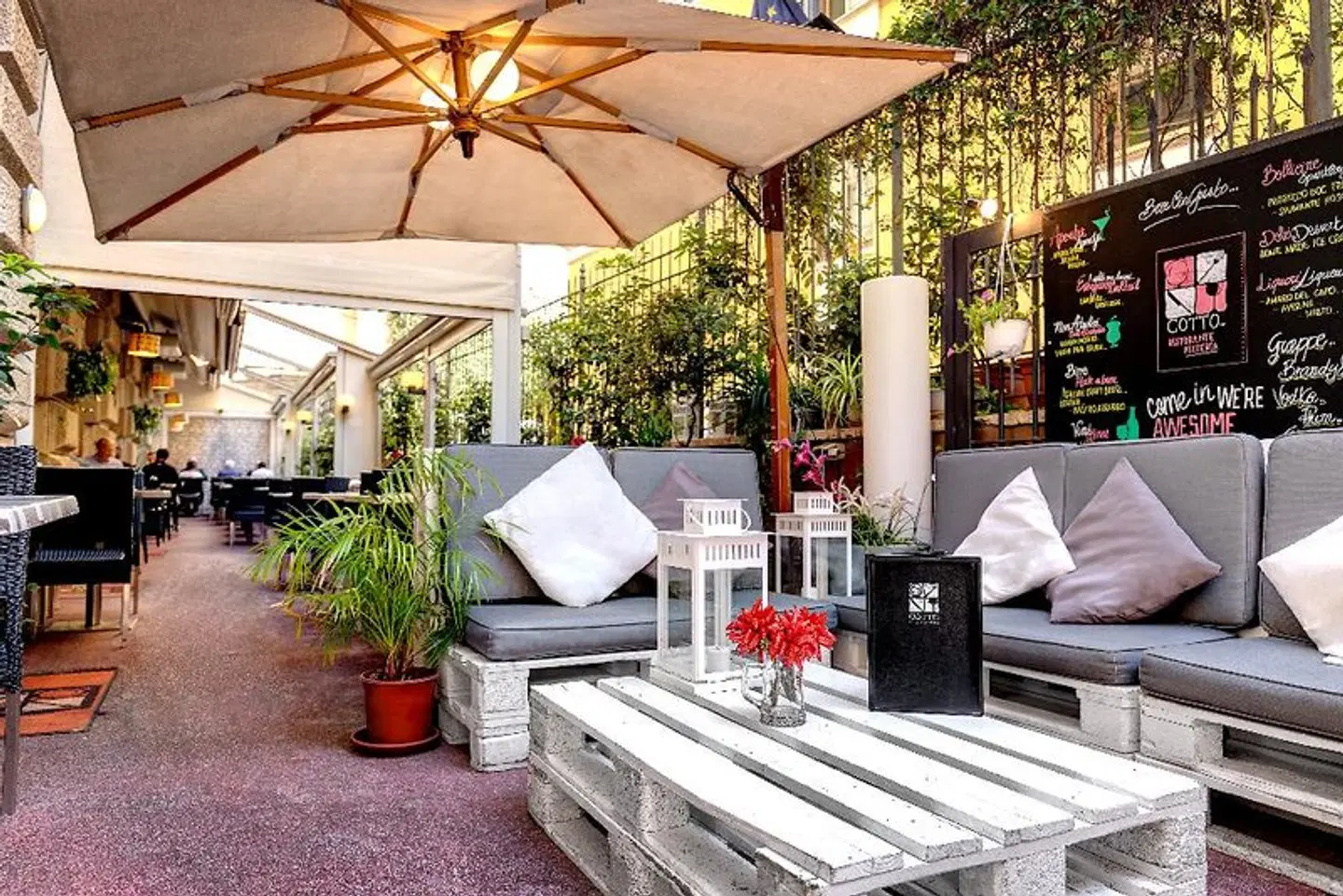 Dharma Luxury Hotel Terrasse