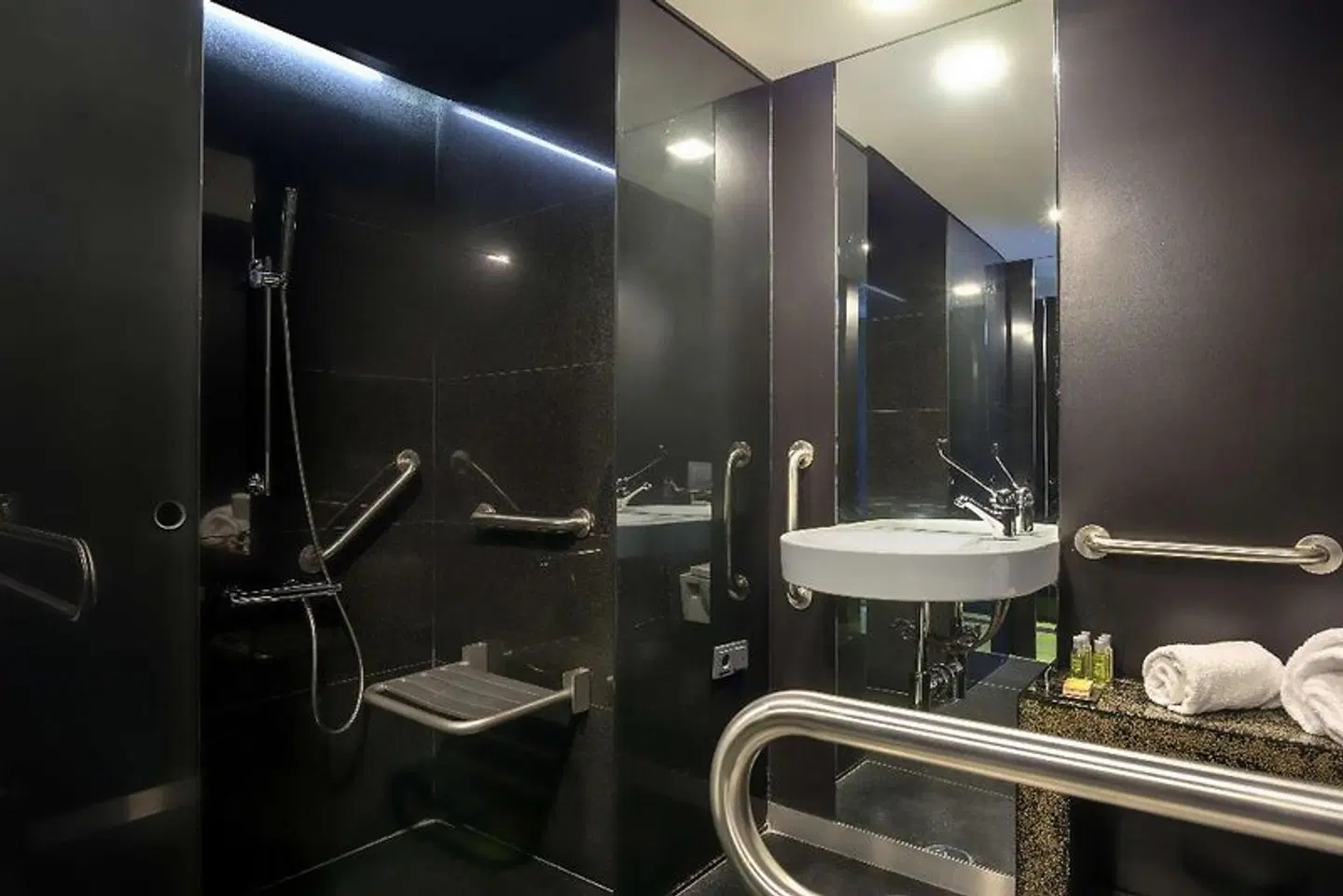 DoubleTree by Hilton Lisbon - Fontana Park Restaurant