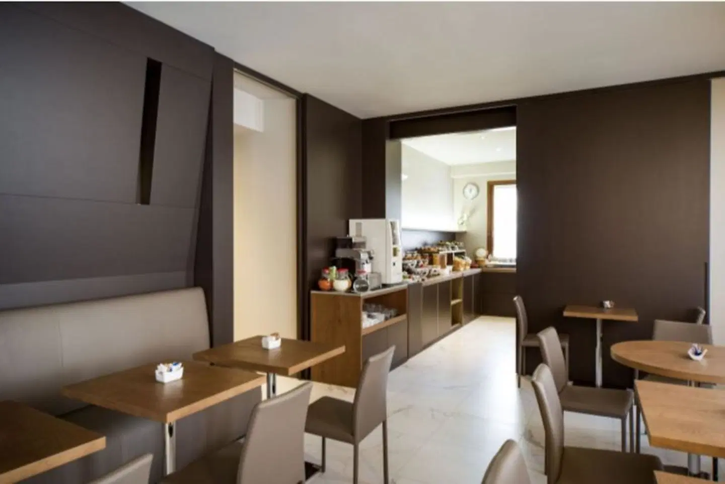 Aaron ROOM_EXAMPLE