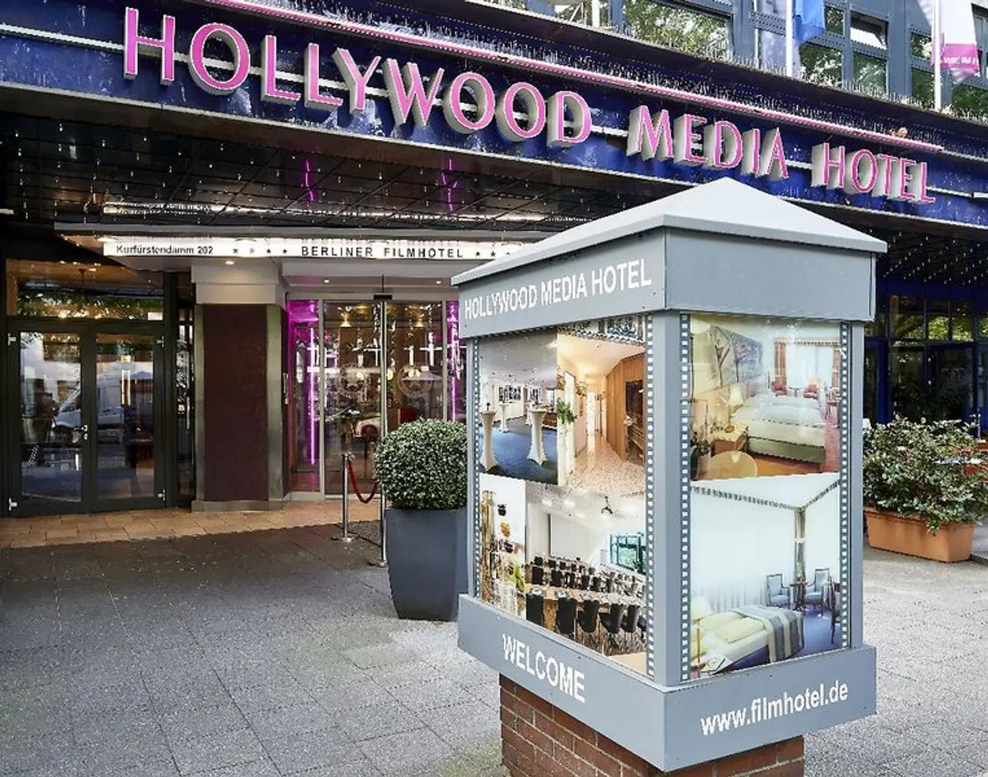 Hollywood Media EXTERIOR