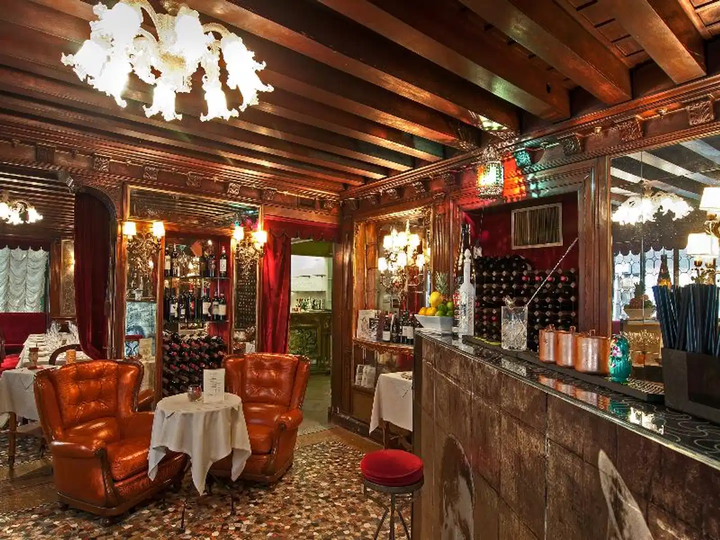 La Fenice et Des Artistes Bar