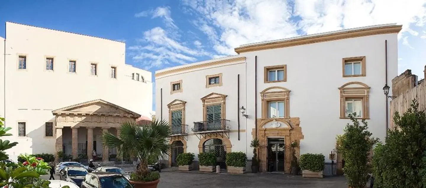 Palazzo Brunaccini EXTERIOR