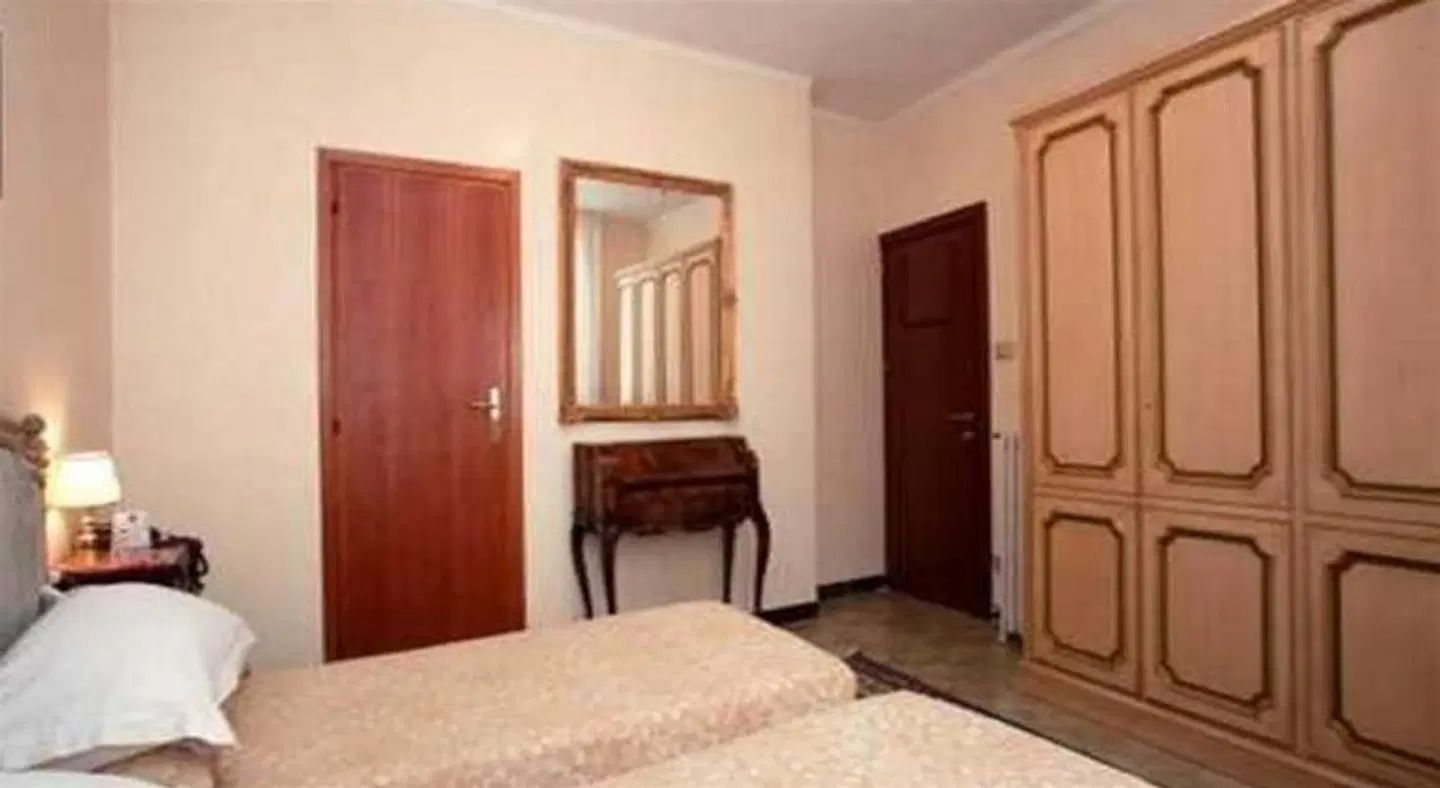 Minerva & Nettuno ROOM_EXAMPLE