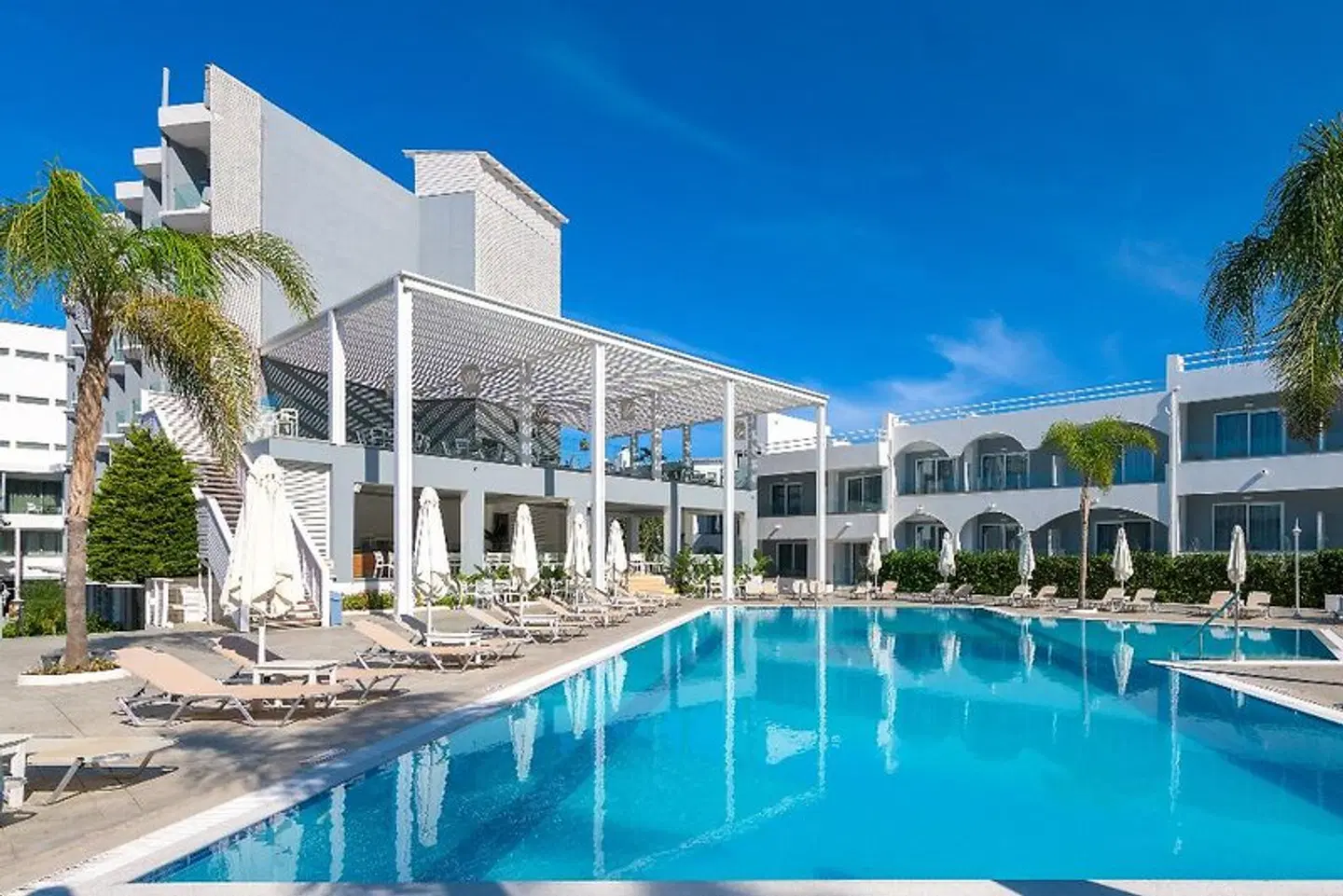 Oceanis Park Hotel OUTDOOR_POOL