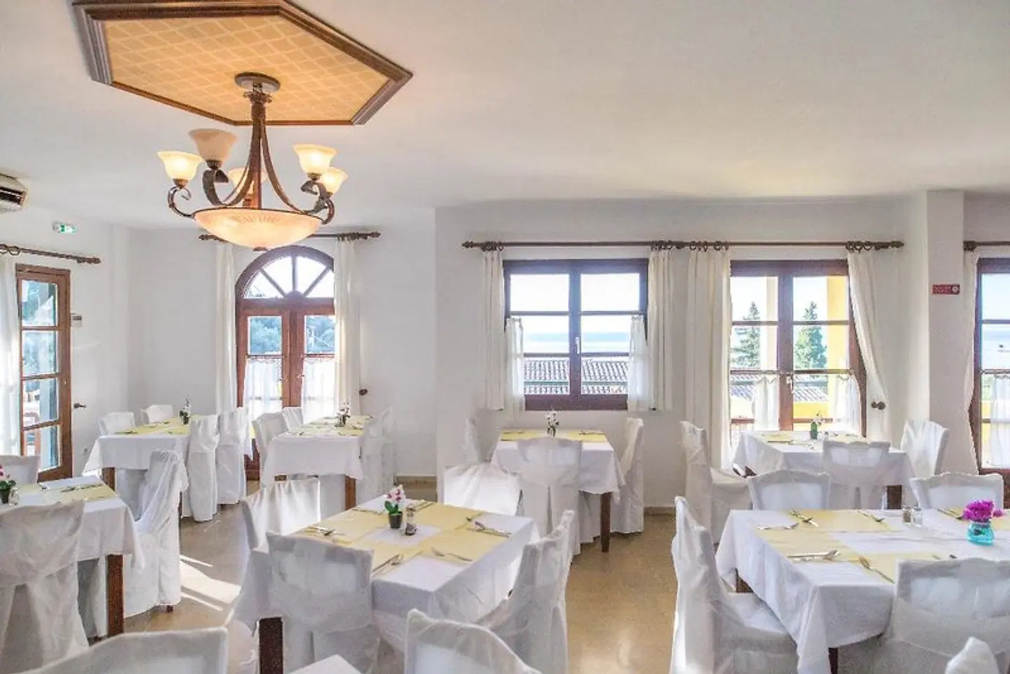 Corfu Aqua Nisaki Restaurant