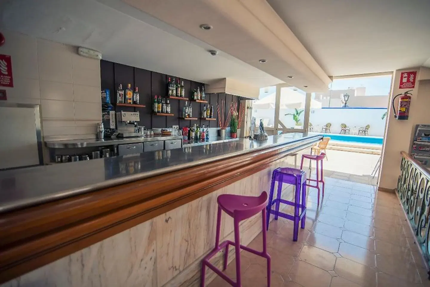 azuLine Mediterráneo Bar