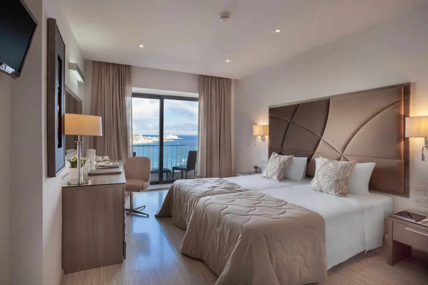 Plaza Regency ROOM_EXAMPLE