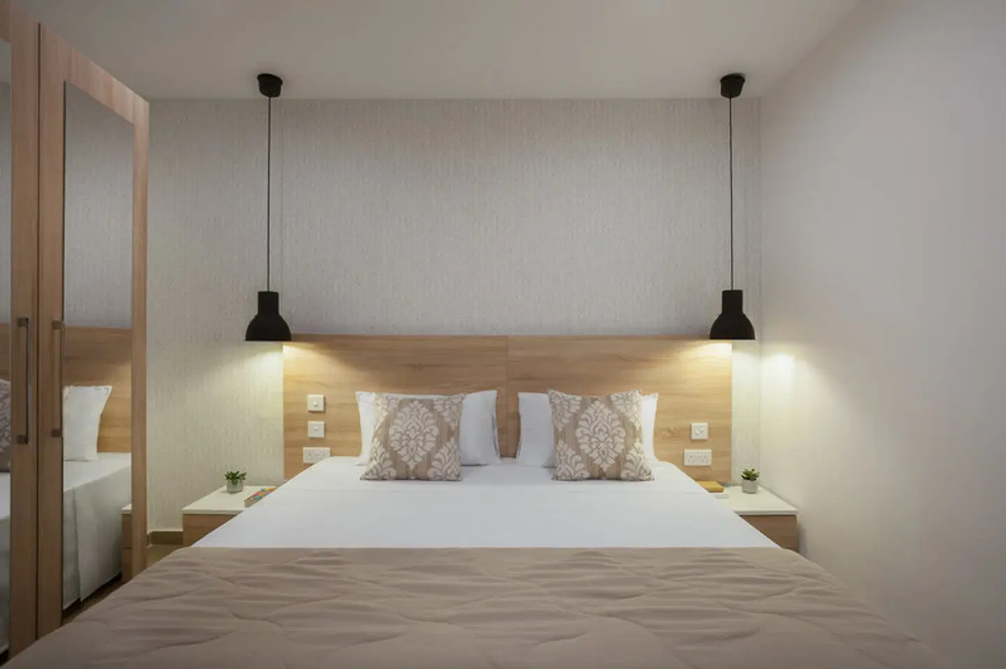 Plaza Regency ROOM_EXAMPLE