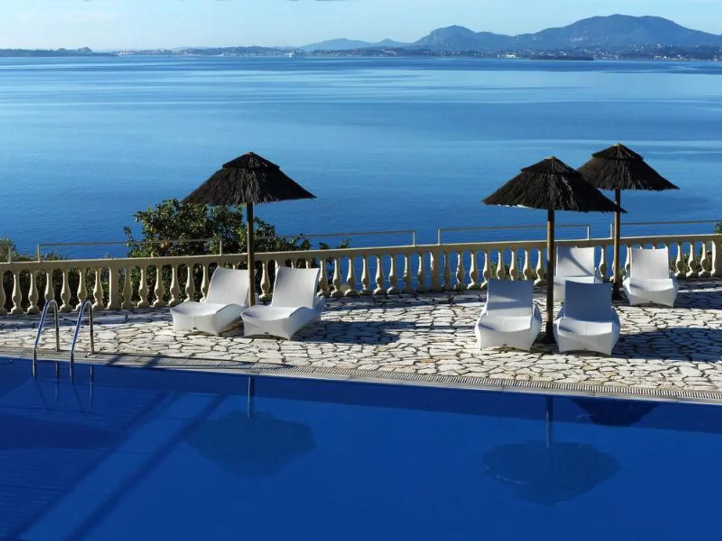 Pantokrator Hotel OUTDOOR_POOL