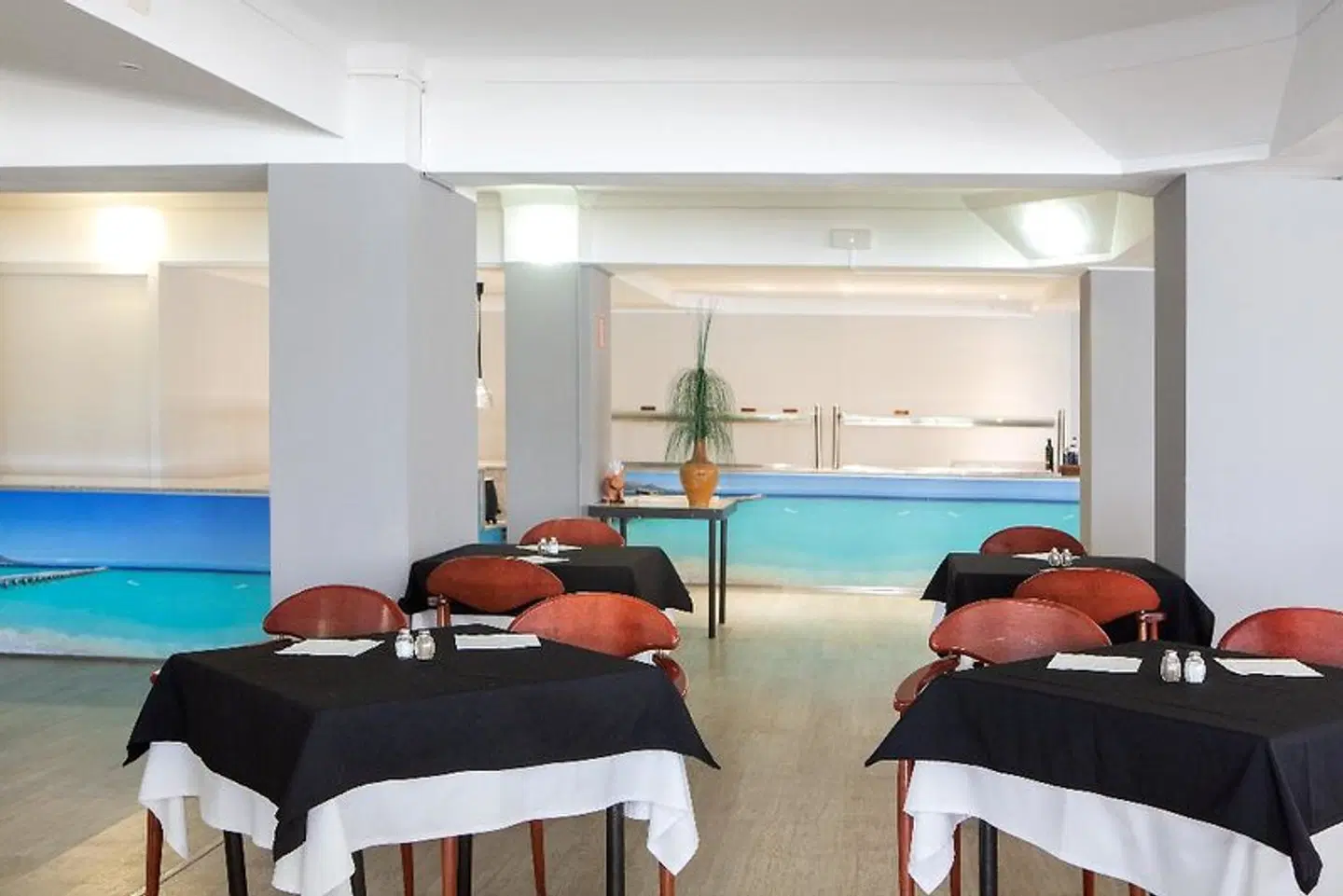 O7 Colombo Hallenbad