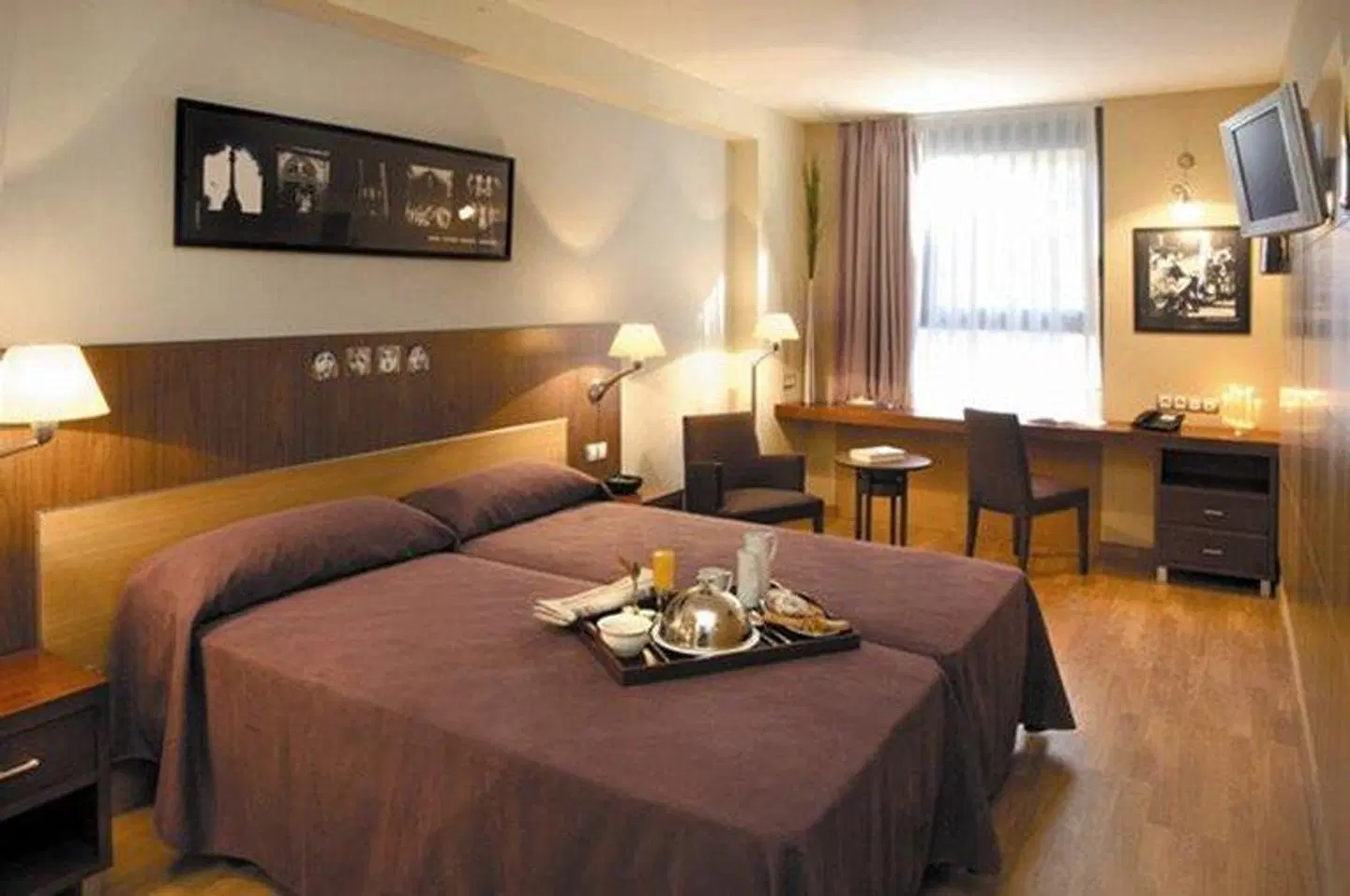 Evenia Rossello ROOM_EXAMPLE