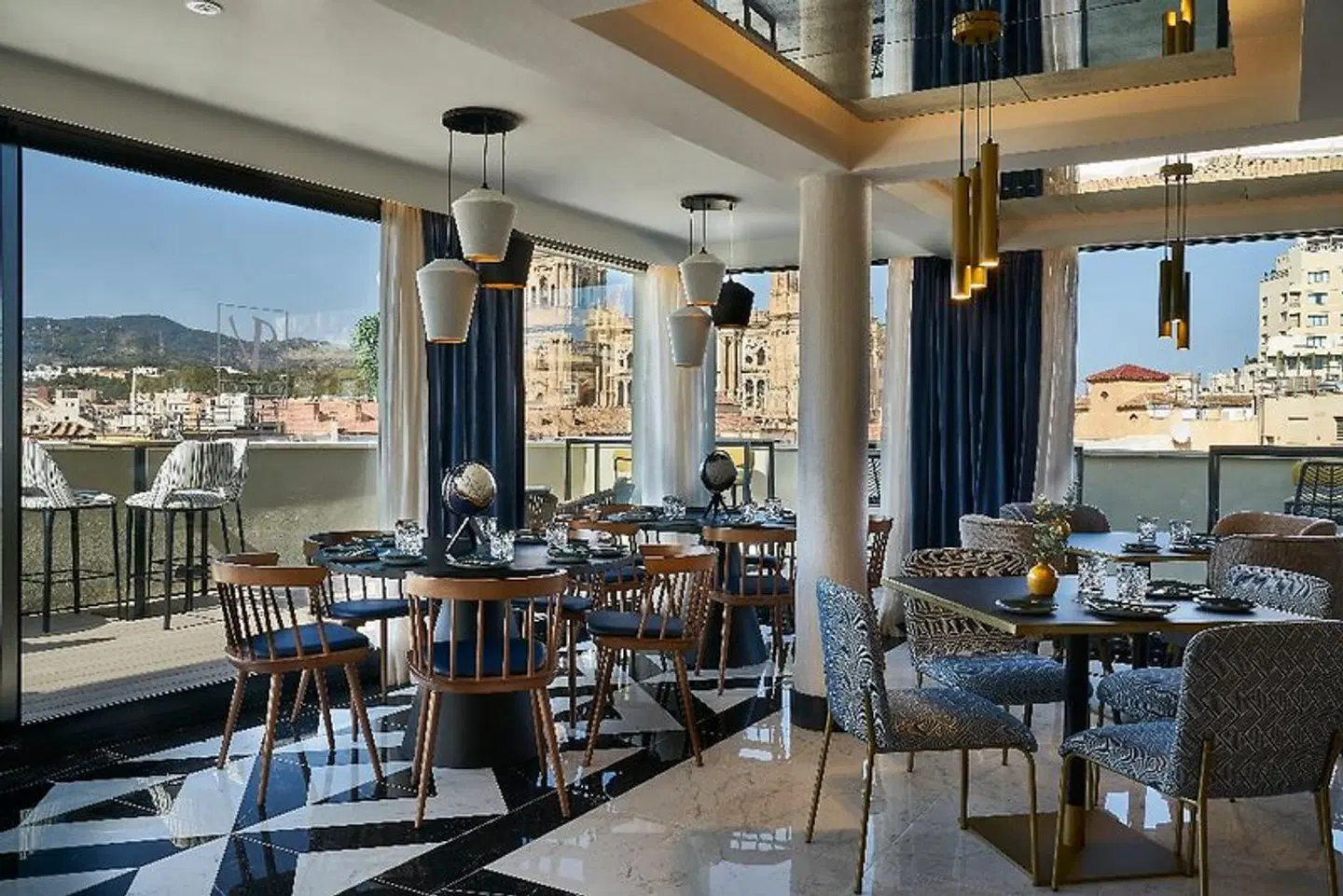 Vincci Larios Diez Restaurant