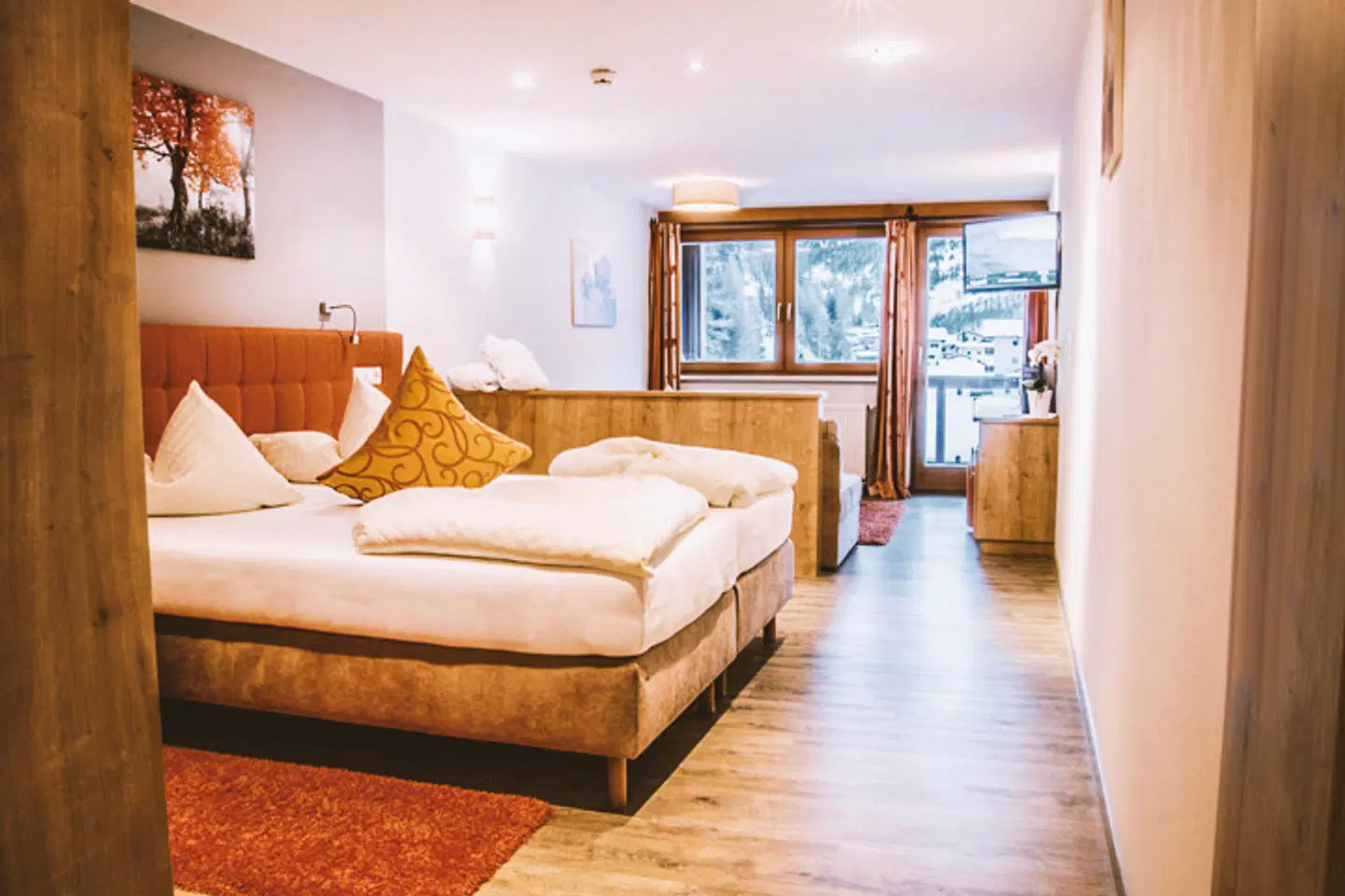 Sunny ROOM_EXAMPLE