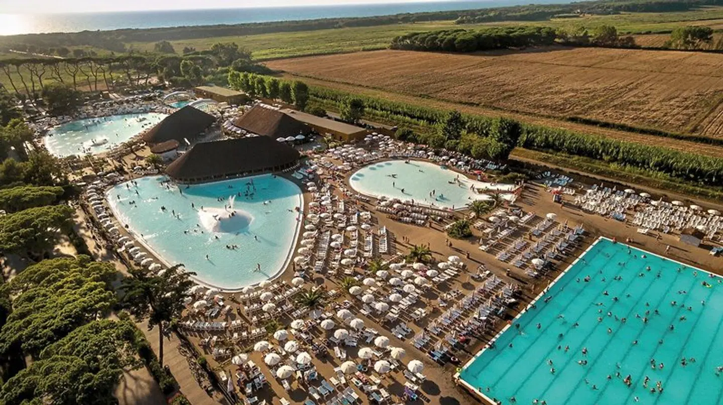 Hu Park Albatros Village (by Happy Camp) OUTDOOR_POOL