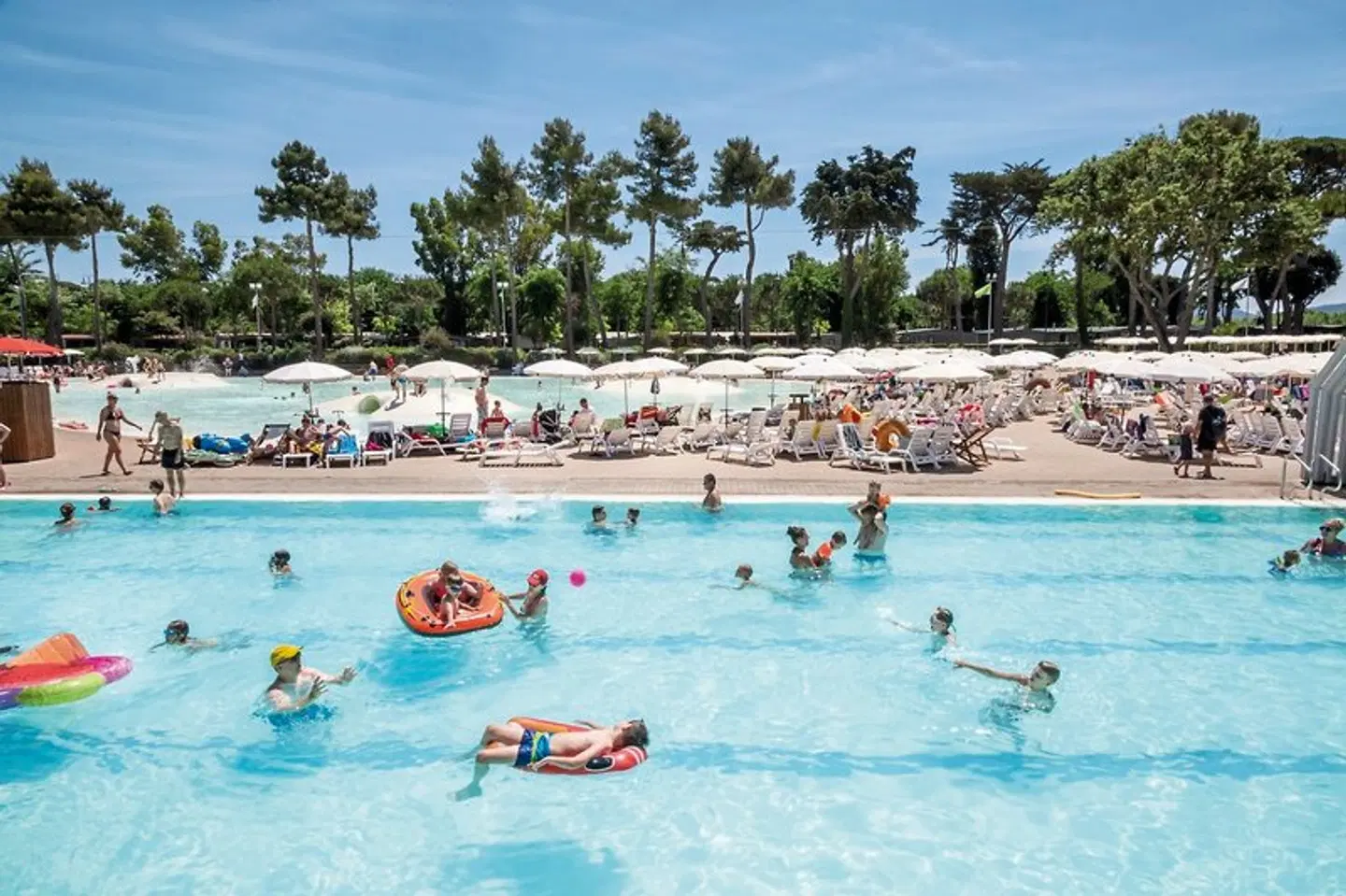 Hu Park Albatros Village (by Happy Camp) OUTDOOR_POOL