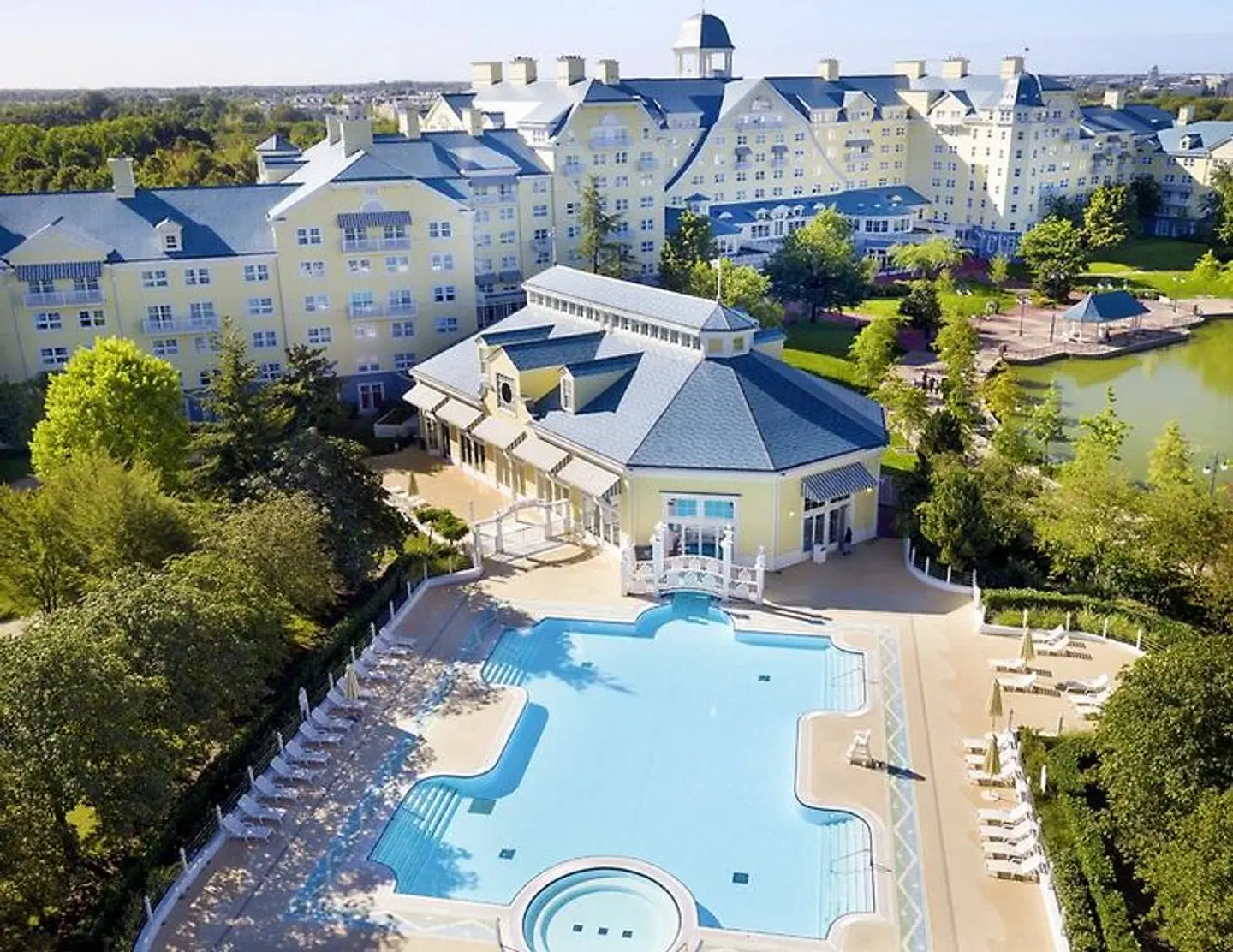 Disney Newport Bay Club OUTDOOR_POOL